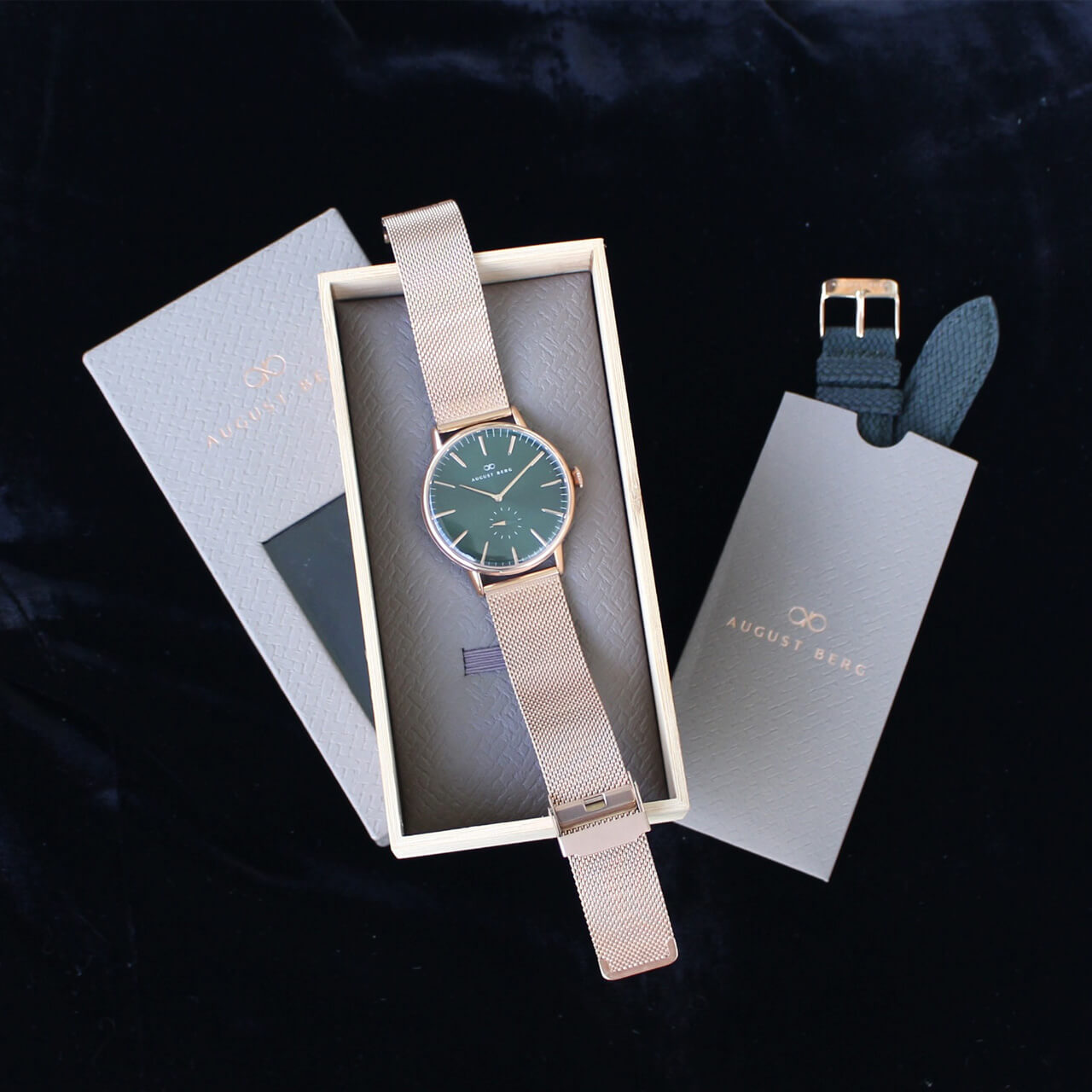 Greenhill Rose Gold Gift Set 40mm | Rose Gold Mesh Strap & Green Perlon Strap - August Berg