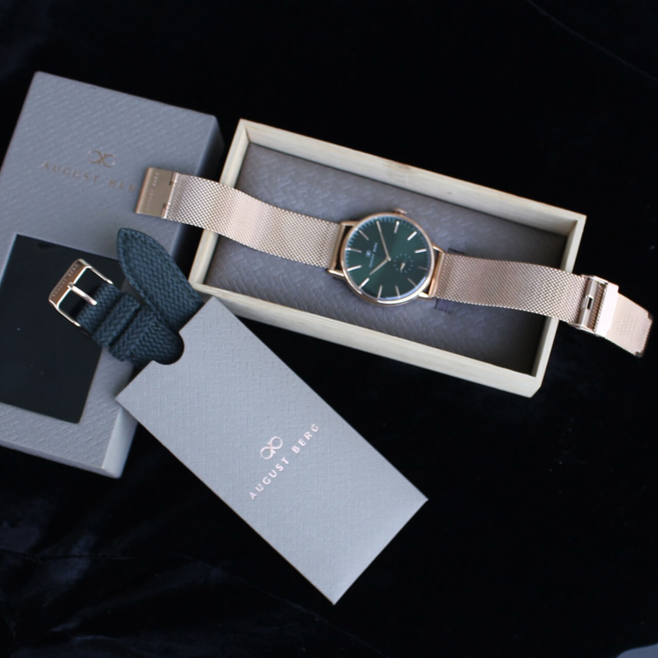 Greenhill Rose Gold Gift Set 40mm | Rose Gold Mesh Strap & Green Perlon Strap - August Berg