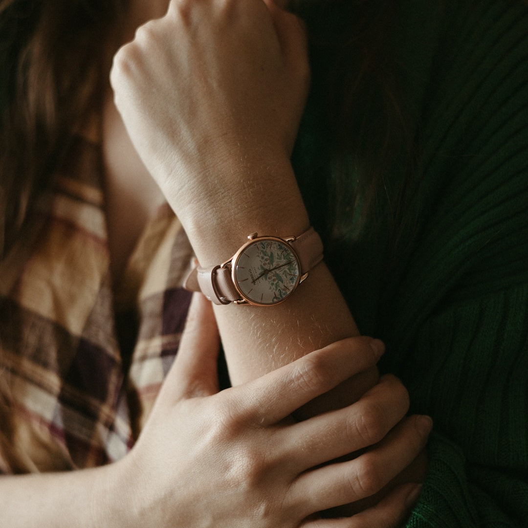 New Simply Strawberry Thief | Cochineal Pink Italian Leather | Rose Gold (2023) - August Berg